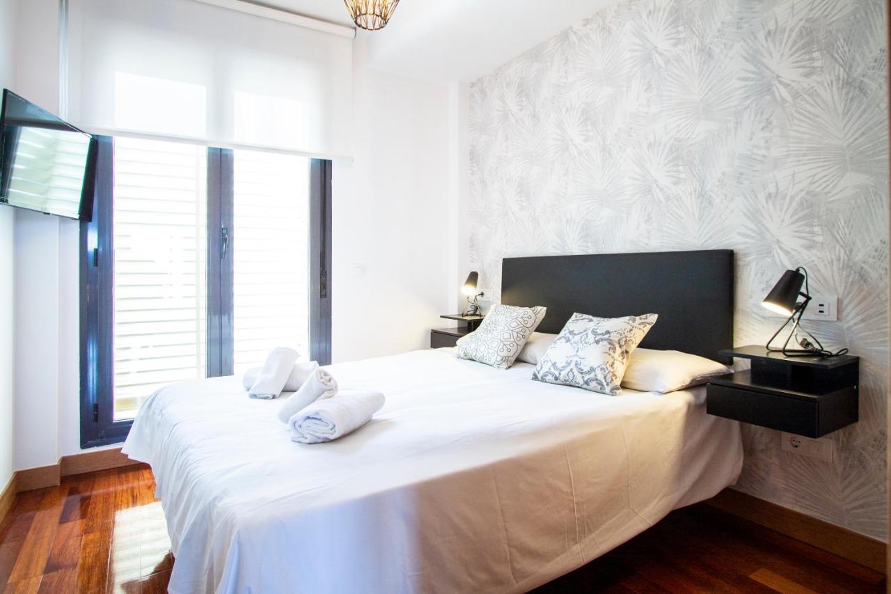 Apartamentos Castilla Luz Business Madrid Bagian luar foto