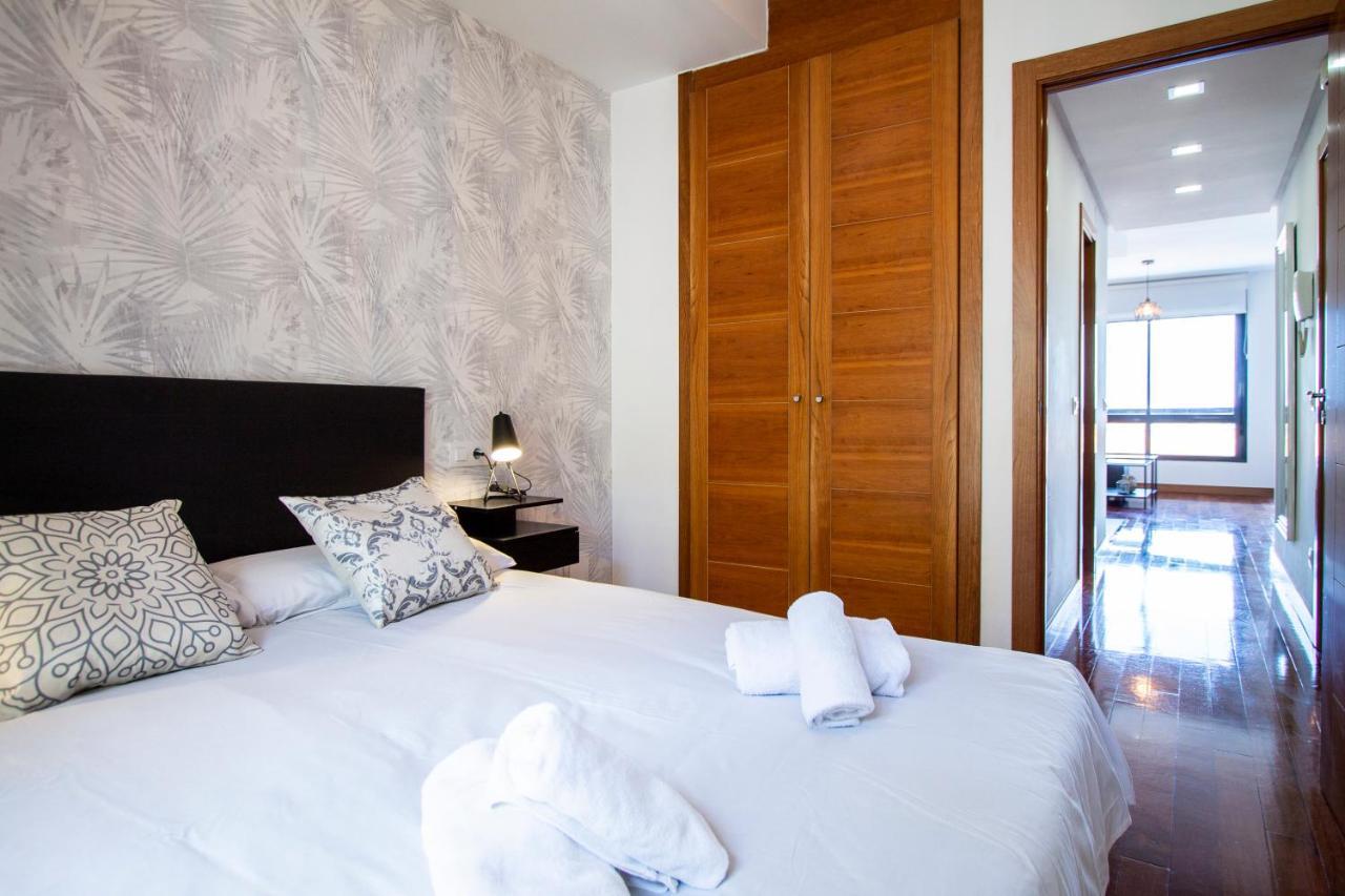 Apartamentos Castilla Luz Business Madrid Bagian luar foto
