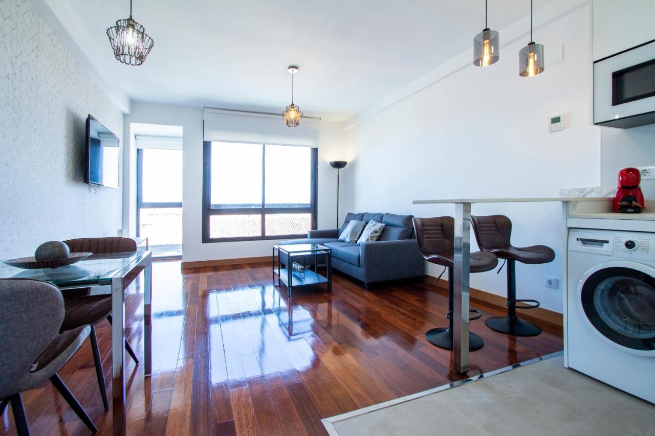 Apartamentos Castilla Luz Business Madrid Bagian luar foto