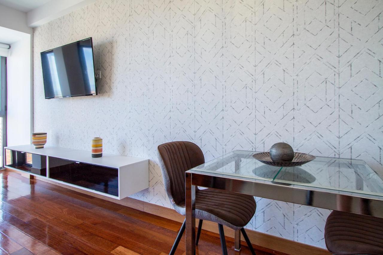 Apartamentos Castilla Luz Business Madrid Bagian luar foto