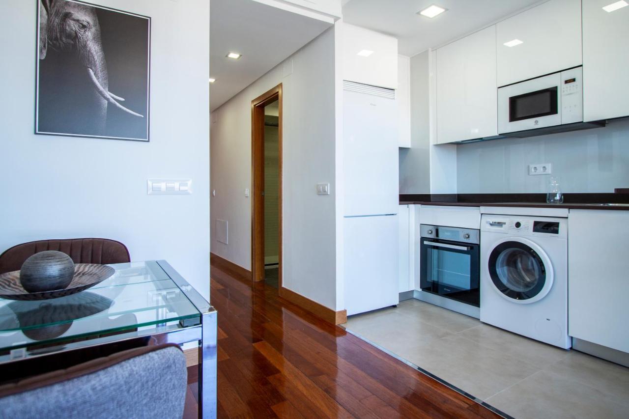 Apartamentos Castilla Luz Business Madrid Bagian luar foto