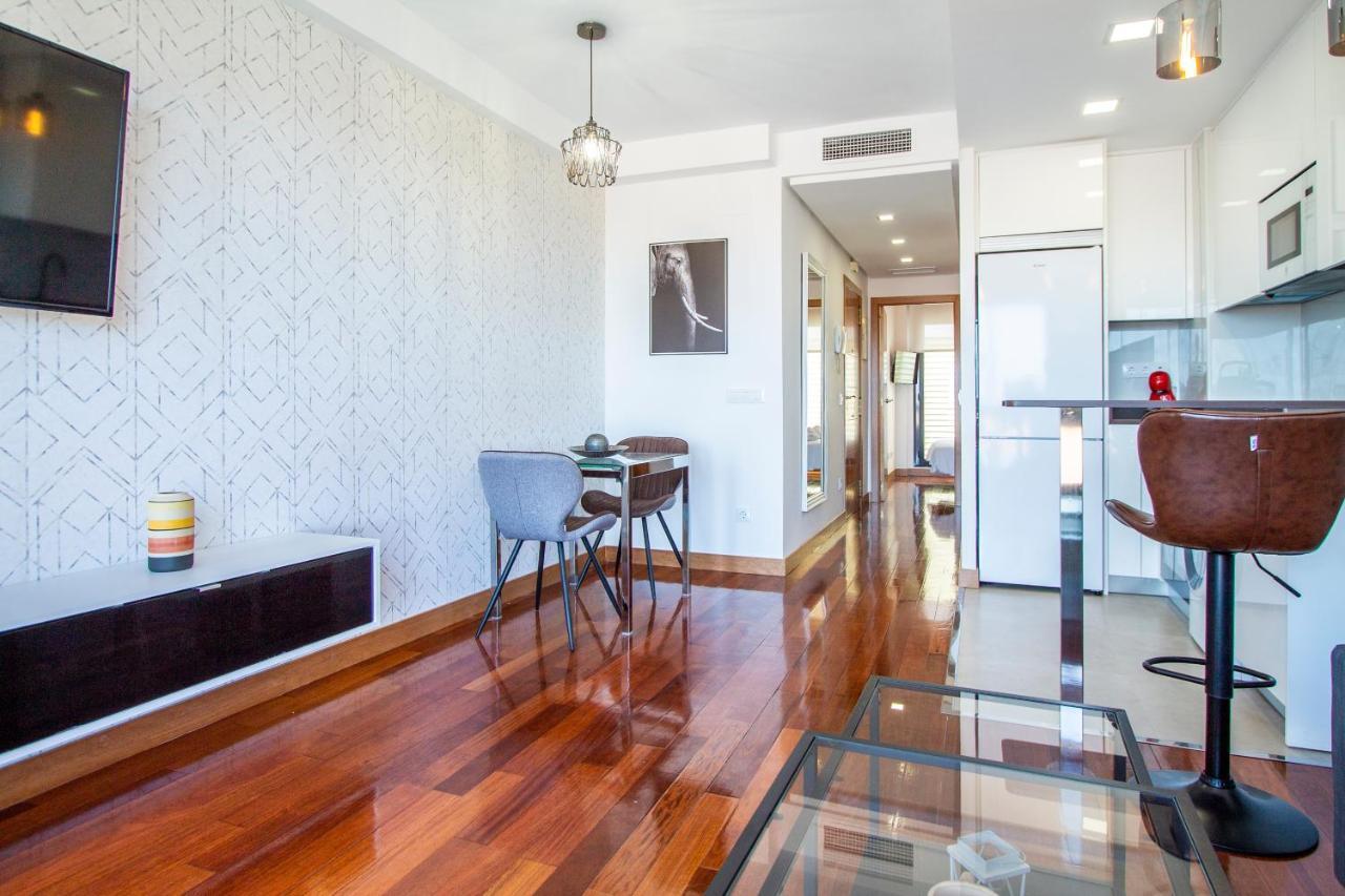Apartamentos Castilla Luz Business Madrid Bagian luar foto