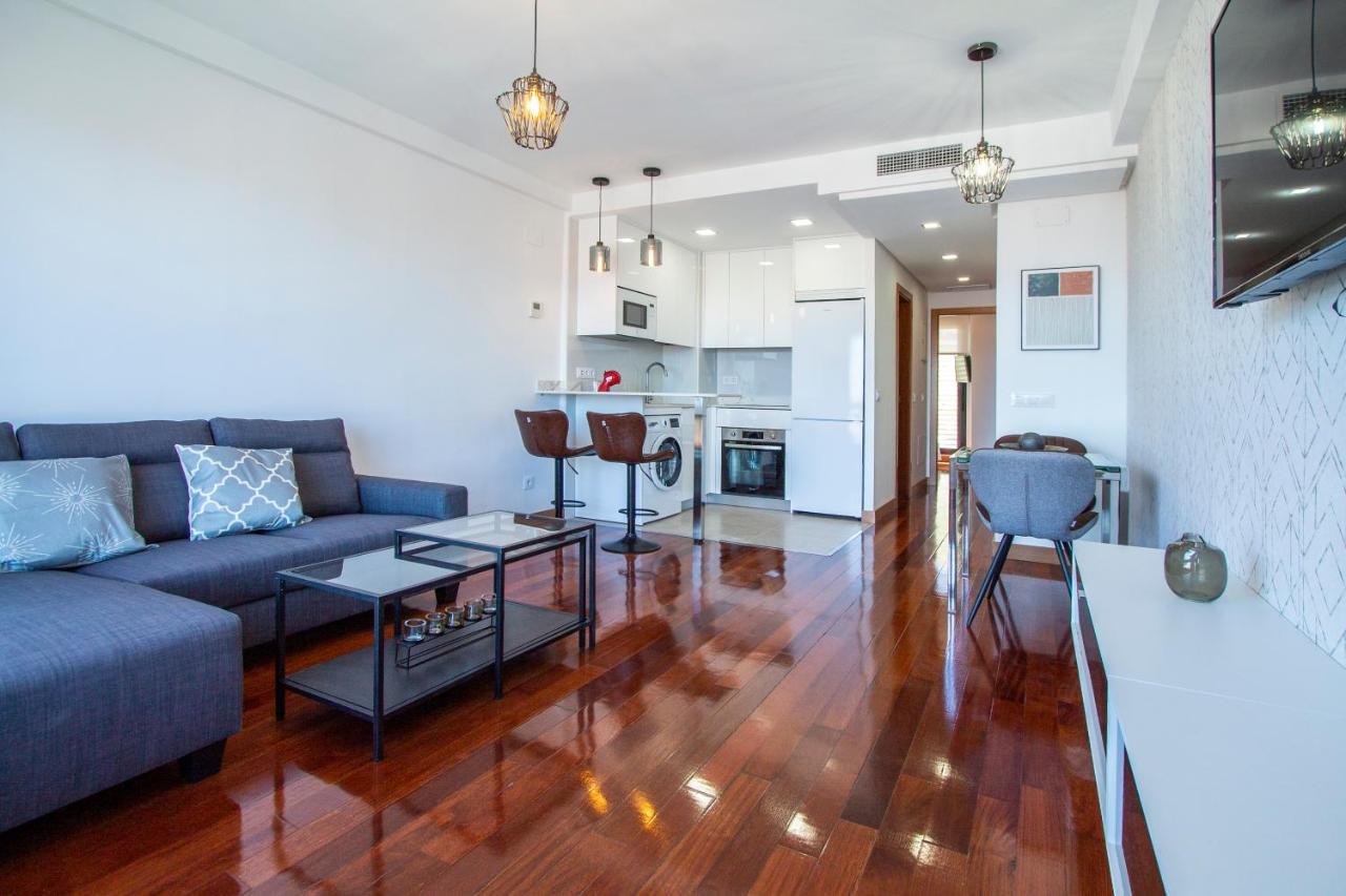 Apartamentos Castilla Luz Business Madrid Bagian luar foto