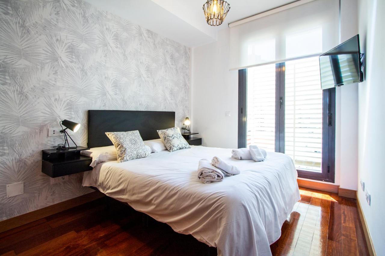 Apartamentos Castilla Luz Business Madrid Bagian luar foto