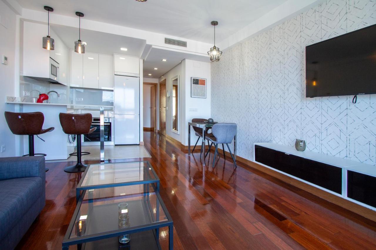 Apartamentos Castilla Luz Business Madrid Bagian luar foto