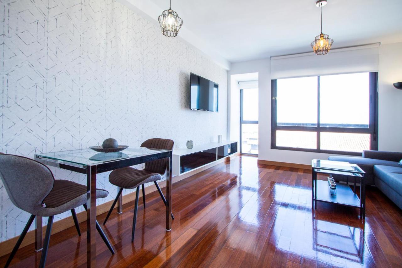 Apartamentos Castilla Luz Business Madrid Bagian luar foto