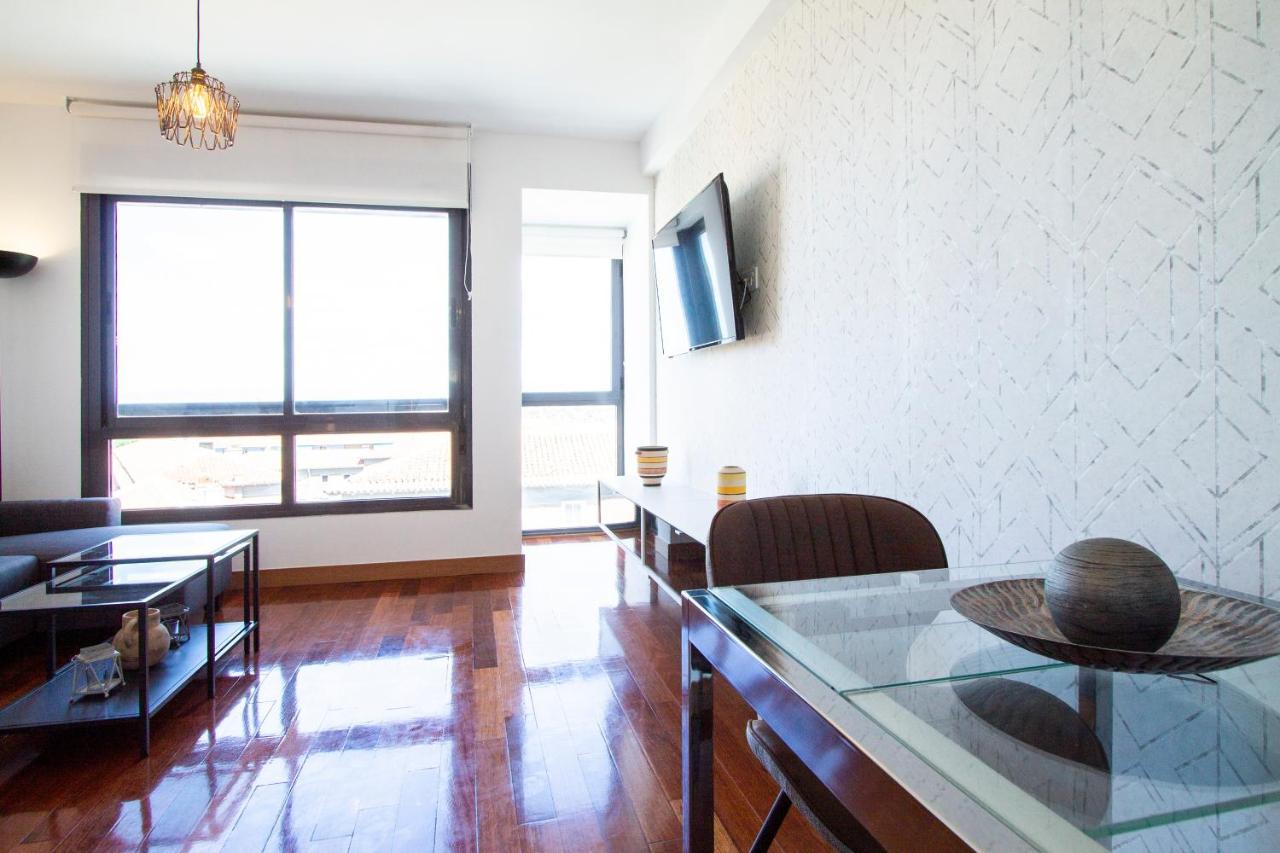 Apartamentos Castilla Luz Business Madrid Bagian luar foto