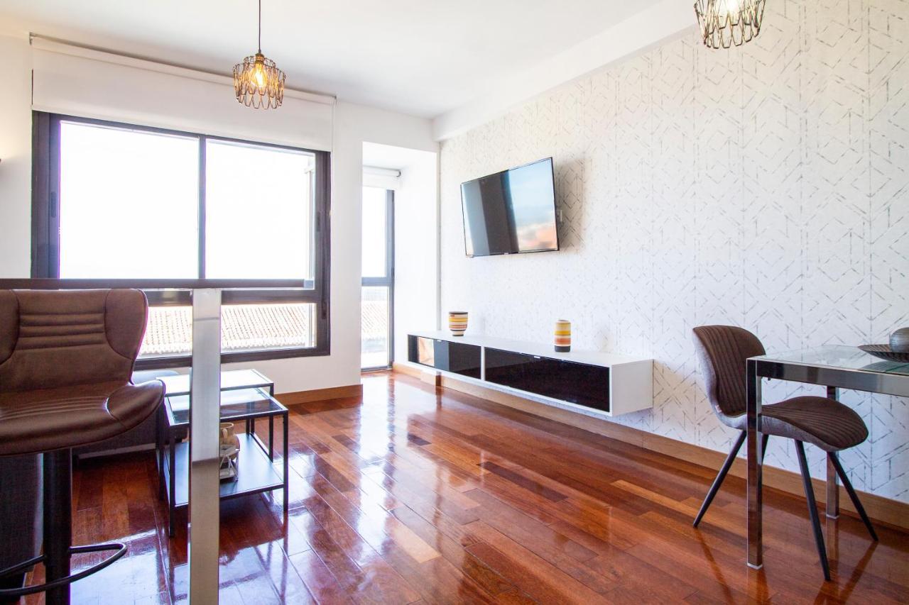 Apartamentos Castilla Luz Business Madrid Bagian luar foto