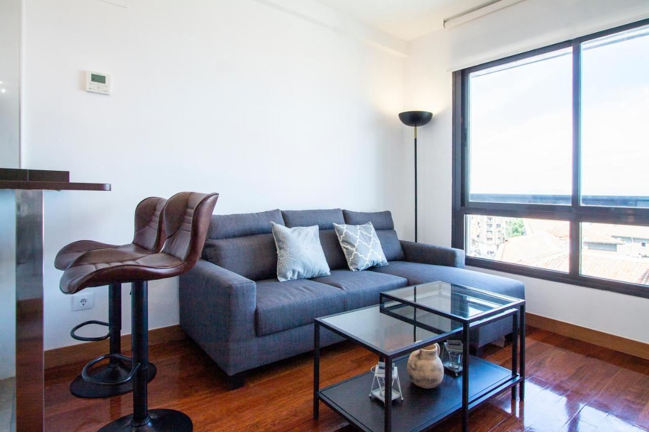 Apartamentos Castilla Luz Business Madrid Bagian luar foto
