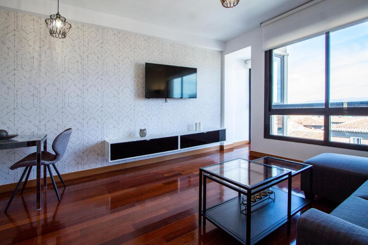 Apartamentos Castilla Luz Business Madrid Bagian luar foto