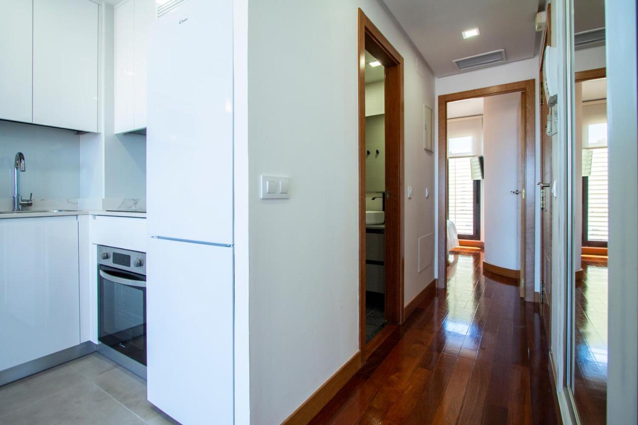 Apartamentos Castilla Luz Business Madrid Bagian luar foto